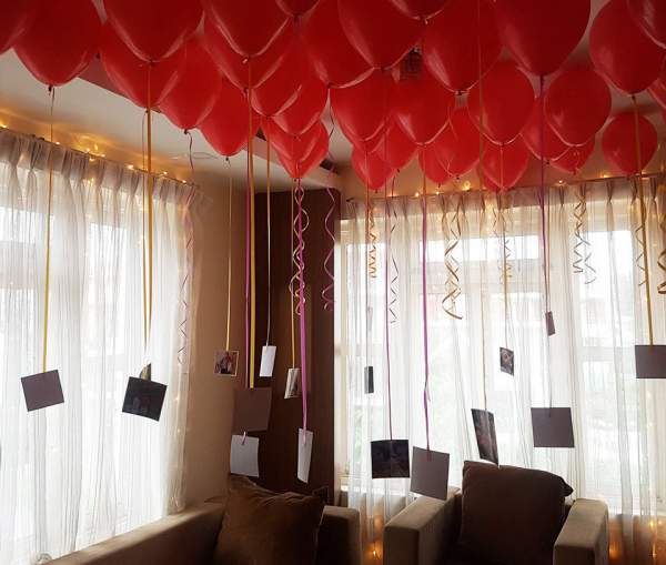 Hanging gallery decoration during Father's Day arranged for Pranav Hora by his wife Deepa Pradhan